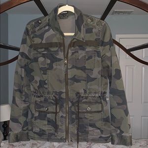 EXPRESS Jacket